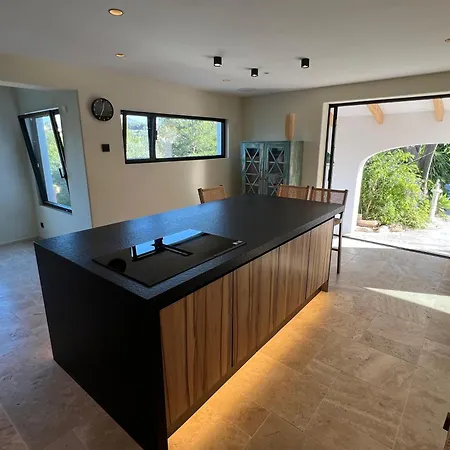 Nyaraló Casa Elenir *